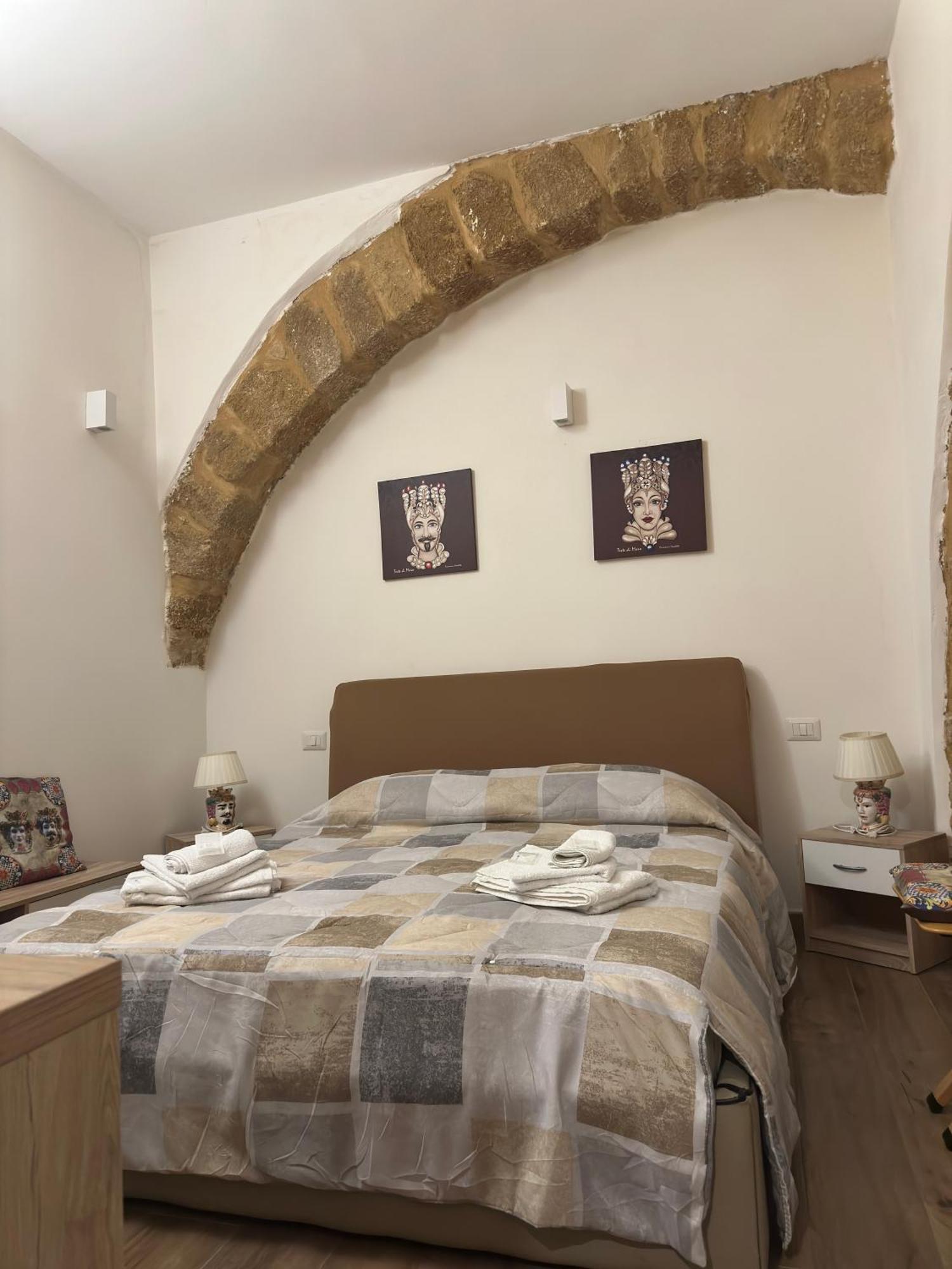 O Munti Rooms Agrigente Extérieur photo
